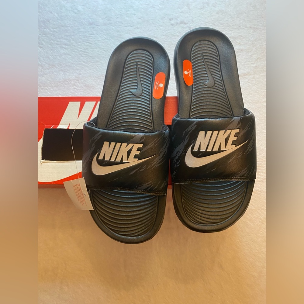Nike Victori One Slide Print Black (Sz M 7 W 8) CN9678-009 Sandals $35 NWT Box.